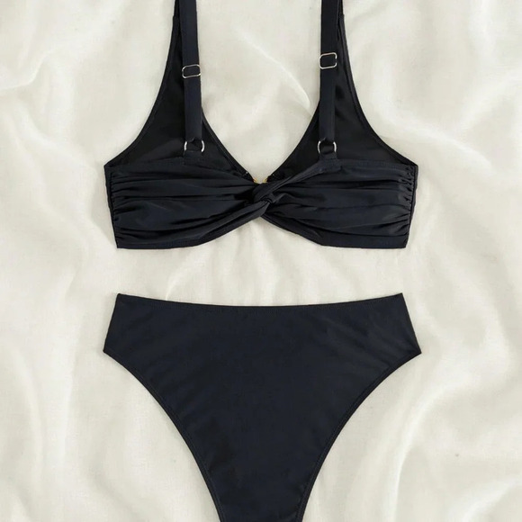 Black Sexy Women's Beach Ruffle Bikini Set - Picture 4 of 6